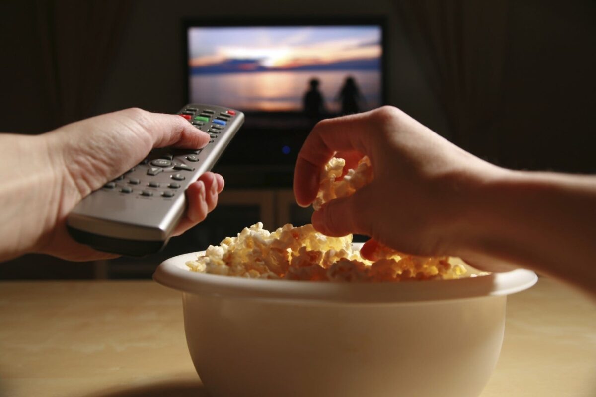 What are the significant advantages that will enable you to watch movies online?