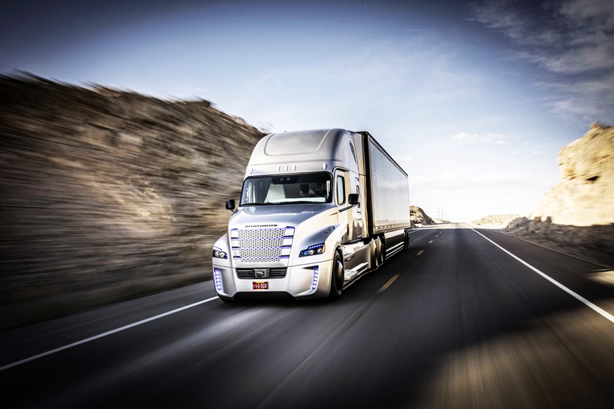 4 Ways Truck Drivers Can Save Money