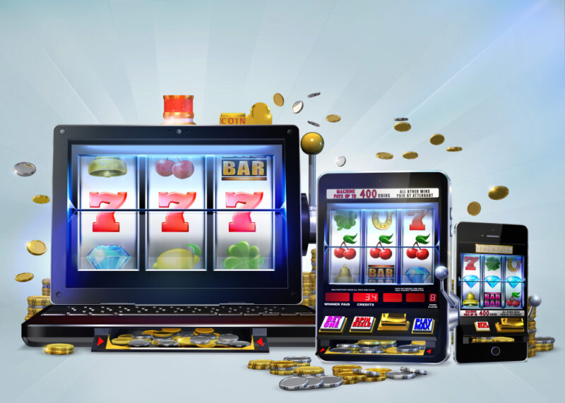 What are the different types of slot machine games available online?