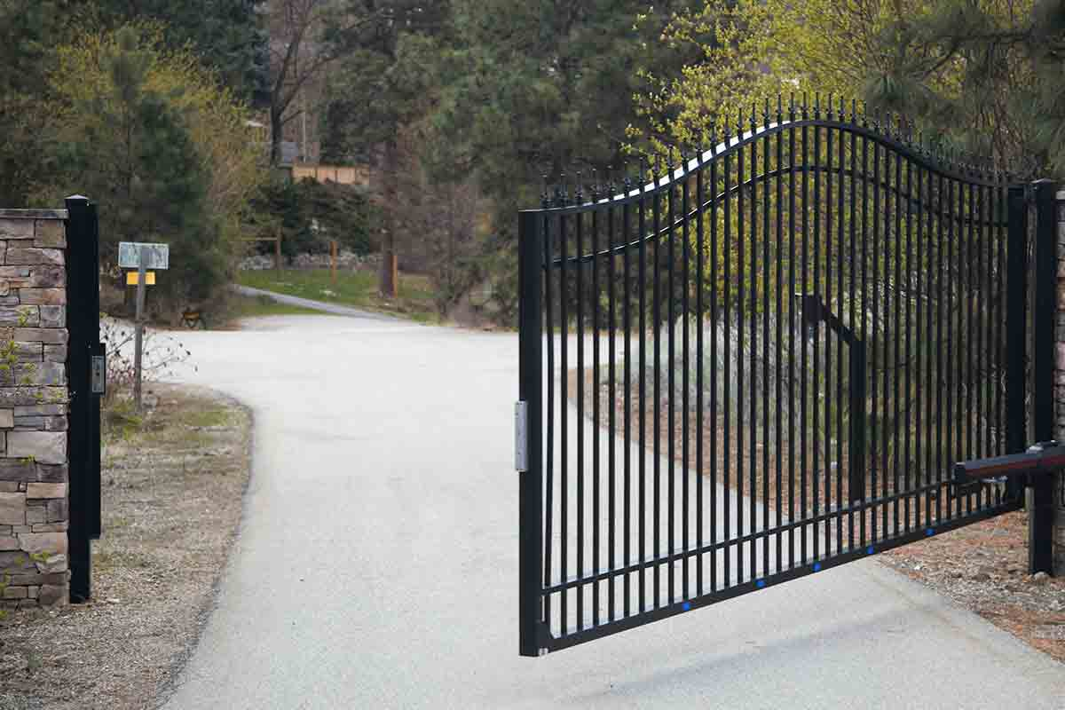 4 simple ways to make your metal driveway gates just like new