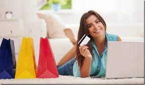 What are the main advantages of buying clothes online? 