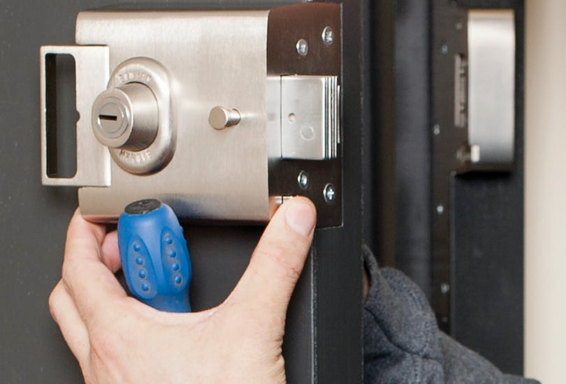 Professional Locksmith Service Providers And Their Services – Get The Details Here!